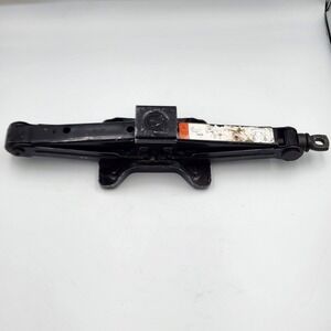 Scissor Jack ICB02 Black Steel Made in Canada Universal Car Truck Auto Lift Tool